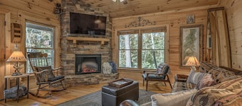 Rustic Log Cabin Retreat, Hot Tub + Firepit