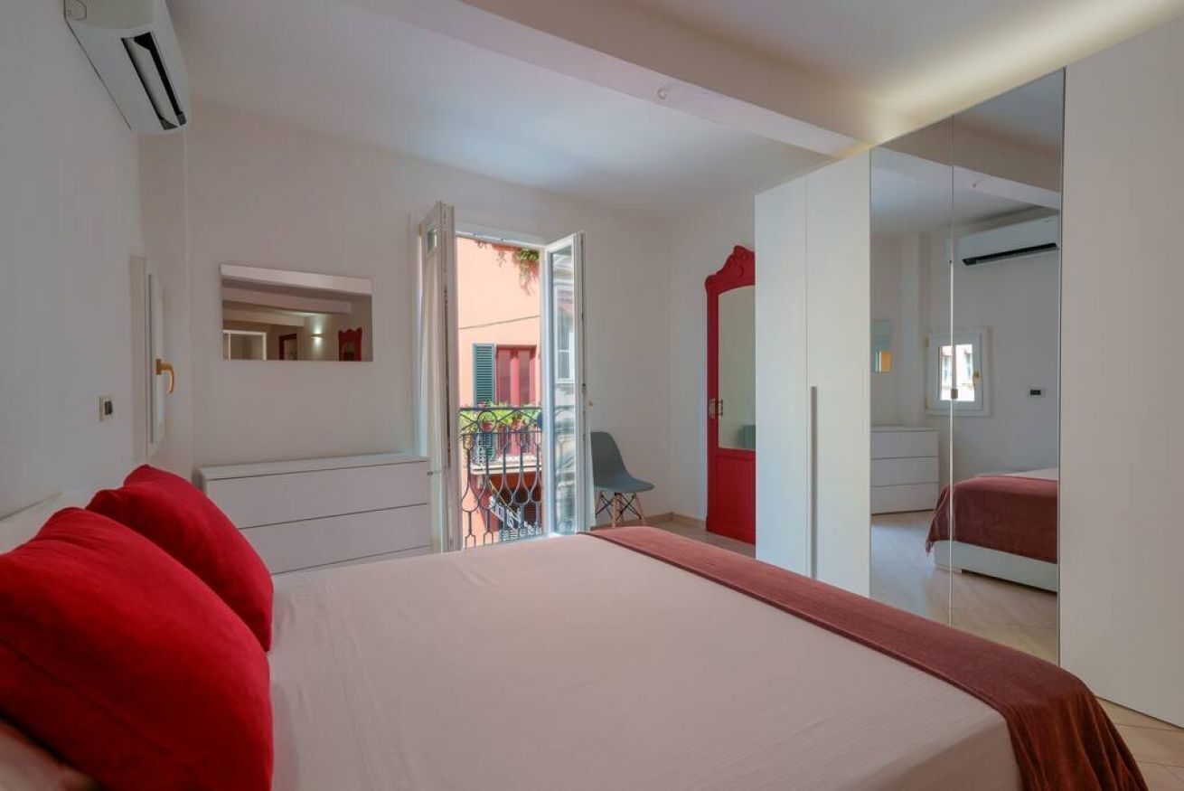 1 bedroom, bed sheets