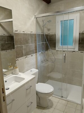 Shower, toilet paper