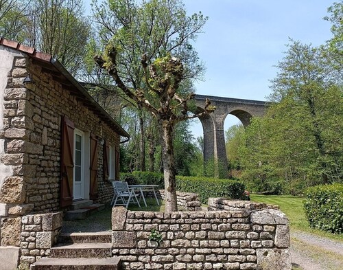 Gîte in the heart of nature by the river