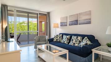 Fernseher, Tischtennisplatte