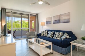 Televisión, mesa de ping pong