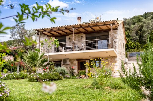 Lefkada View Villa Vasiliki 1 Apartment with Garden near Lefkada Town and Bridge