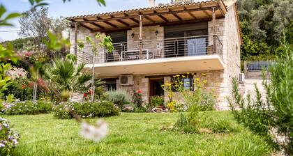 Lefkada View Villa Vasiliki 1 Apartment with Garden near Lefkada Town and Bridge