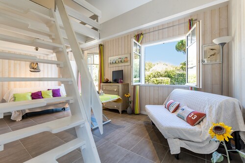 Apartment 'Studio Plage Petit Piquey' with Garden