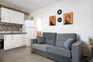 TV - Holiday Home 'Casa Mari Loli 2' with Pool & Wi-Fi (Conil de la Frontera)