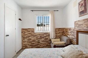 1 bedroom, free WiFi, bed sheets - Holiday Home 'Casa Mari Loli 2' with Pool & Wi-Fi (Conil de la Frontera)