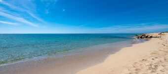 Pet-Friendly Apartment Acquadolce with Sea View & Terrace