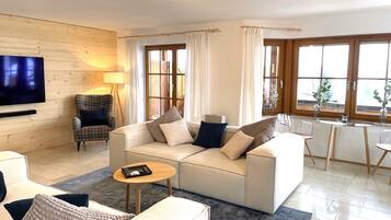 Smart TV, books, stereo