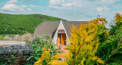 Captivating 3-bedrooms Cottage in the Hills