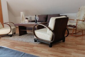 Cottage, Multiple Beds | 3 bedrooms, iron/ironing board, free WiFi, bed sheets