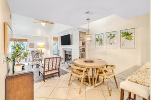 Dining - Centrally located on Kiawah Island - WINDSWEPT Villa - Steps to the BEACH (Seabrook Island)