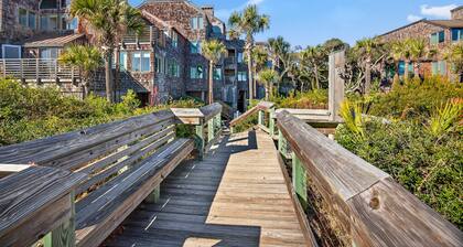 Centrally located on Kiawah Island - WINDSWEPT Villa - Steps to the BEACH