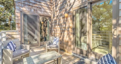 Centrally located on Kiawah Island - WINDSWEPT Villa - Steps to the BEACH