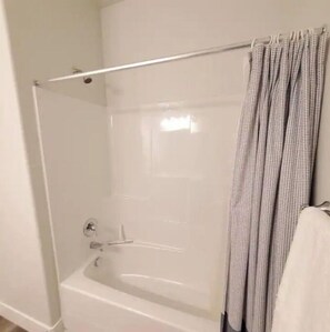 Shower - 2022 Modern Lehi! King Bed, Everything nearby! (Lehi)