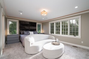 6 Schlafzimmer, Schreibtisch, Bügeleisen/Bügelbrett, kostenloses WLAN