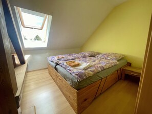 1 bedroom, free WiFi, bed sheets - Spacious vacation apartment in a quiet and convenient location (Berlin)