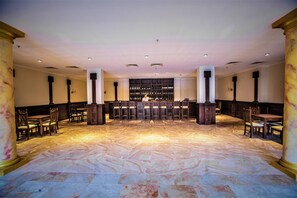 Bar (on property) - Hotel Sno Kazbegi (Kazbegi)