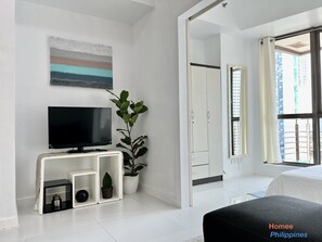 1 bedroom, iron/ironing board, free WiFi, bed sheets -  KL Tower - Clean & Cozy 1BR Unit near Greenbelt Mall Makati City (Makati)