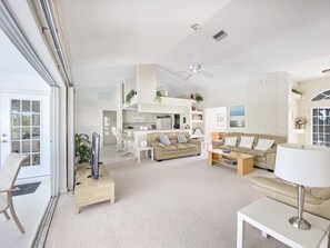 TV, books, stereo - Fairway View, full refund*, heated pool, sleeps 8 (Rotonda West)