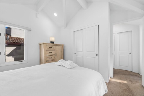 Capitola Village Home with Parking Spot