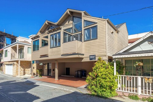 Capitola Village Home with Parking Spot