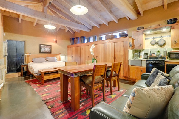 Santa Fe Vacation Rental | Studio | 1BA | 450 Sq Ft | Step-Free Access