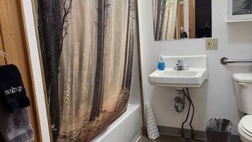 Suite superior, bany privat (King Suite- ADA) | Bany