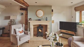 Luxury Cottage, Ensuite (Squirrel Barn) | Lounge