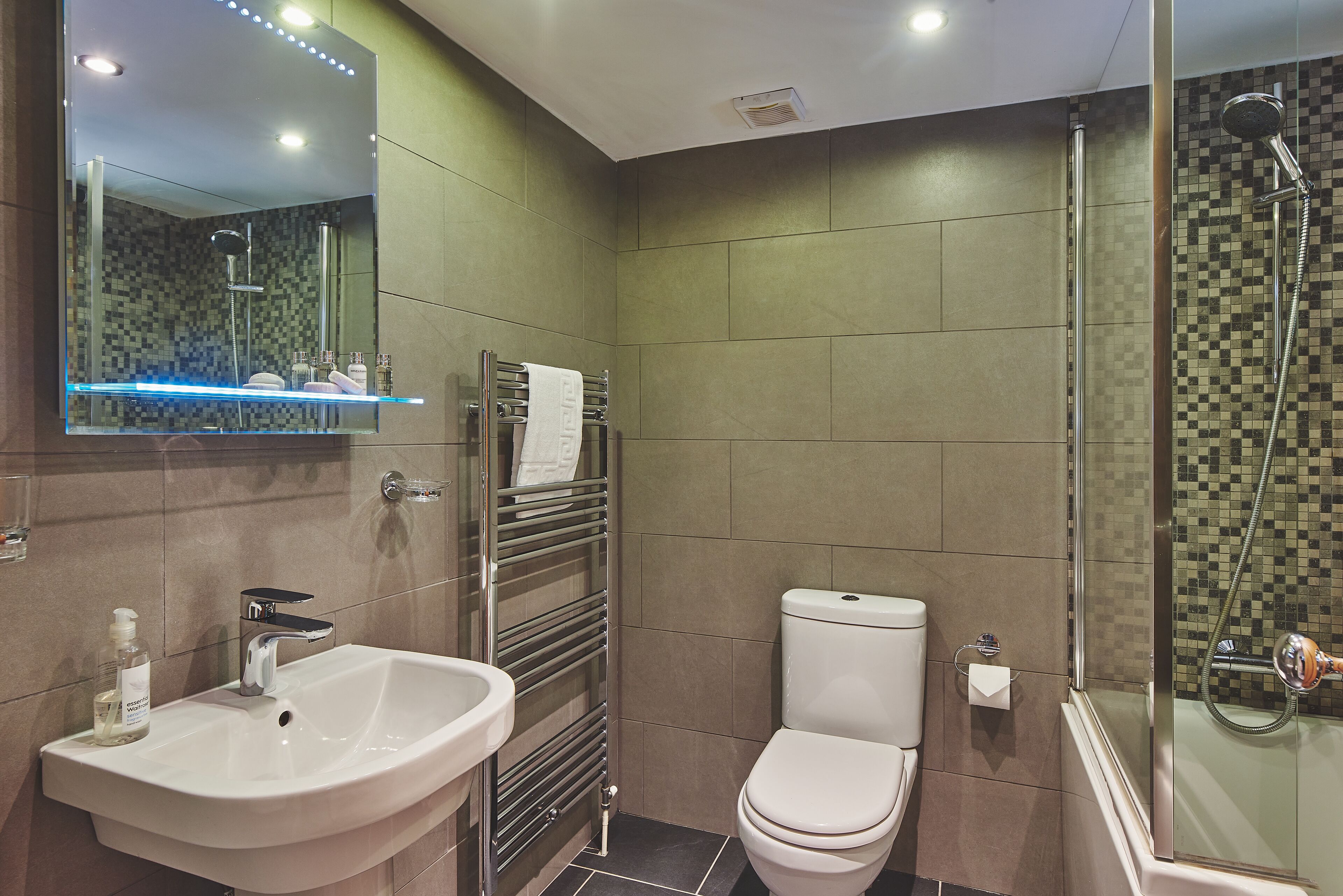 Luxury Cottage, Ensuite (Squirrel Barn) | Bathroom