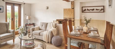 Luxury Cottage, Ensuite (Squirrel Barn) | Dining