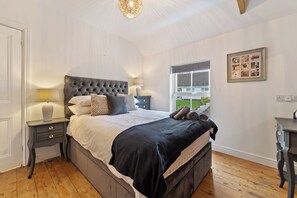 3 عدّة غرف نوم ومكواة/لوح كي وسرير سفر وواي فاي مجانًا