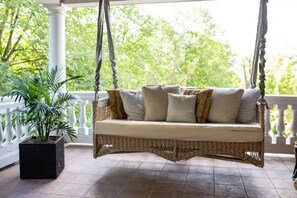 Terrace/patio - Lovely 4 bedroom rental with spacious master suite (Scranton)