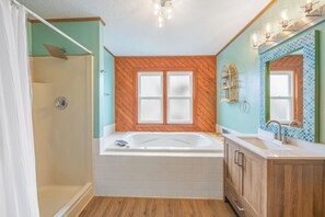 Toallas, jabón, papel de baño 