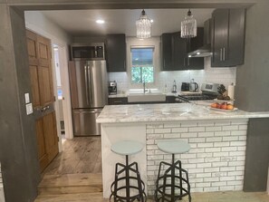 Fridge, microwave, oven, stovetop - Marble Studio (Highlands)