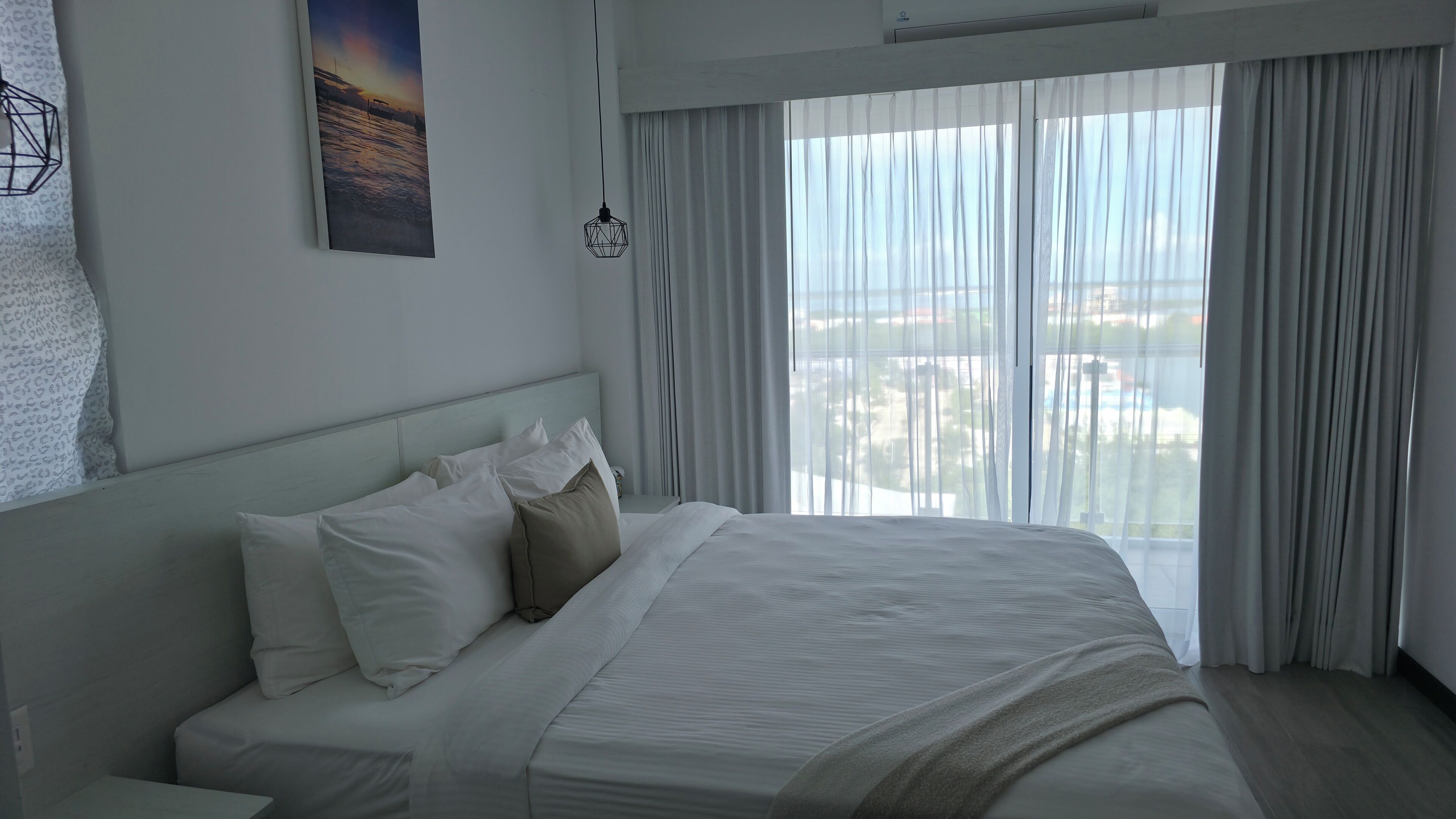 Hypo-allergenic bedding, pillow-top beds, in-room safe, desk