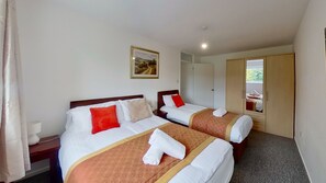 บ้านคอมฟอร์ท | 4 ห้องนอน, เตารีด/โต๊ะรีดผ้า, Wi-Fi ฟรี