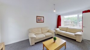 Living area - Eyrescroft House (Peterborough)