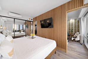 1 Schlafzimmer, Schreibtisch, Bügeleisen/Bügelbrett, Reisekinderbett