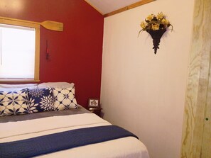 1 bedroom, free WiFi, bed sheets