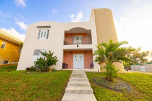 Exterior - "Coastal Vacations at Colinas del Atlantico: Your Perfect Retreat!" (Isabela)