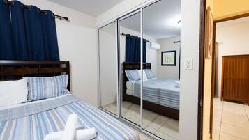 3 bedrooms, desk, iron/ironing board, free WiFi