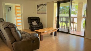 TV - 35 Rumbalara Avenue - Rainbow Beach.  Swimming pool, air conditioning. (Rainbow Beach)