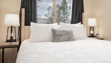 4 bedrooms, desk, iron/ironing board, travel crib