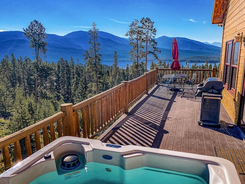 Private Hot Tub, Game Room & Panoramic Views!