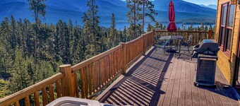 Private Hot Tub, Game Room & Panoramic Views!