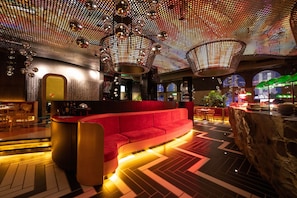 8 restaurants, breakfast, lunch, dinner served; Mediterranean cuisine