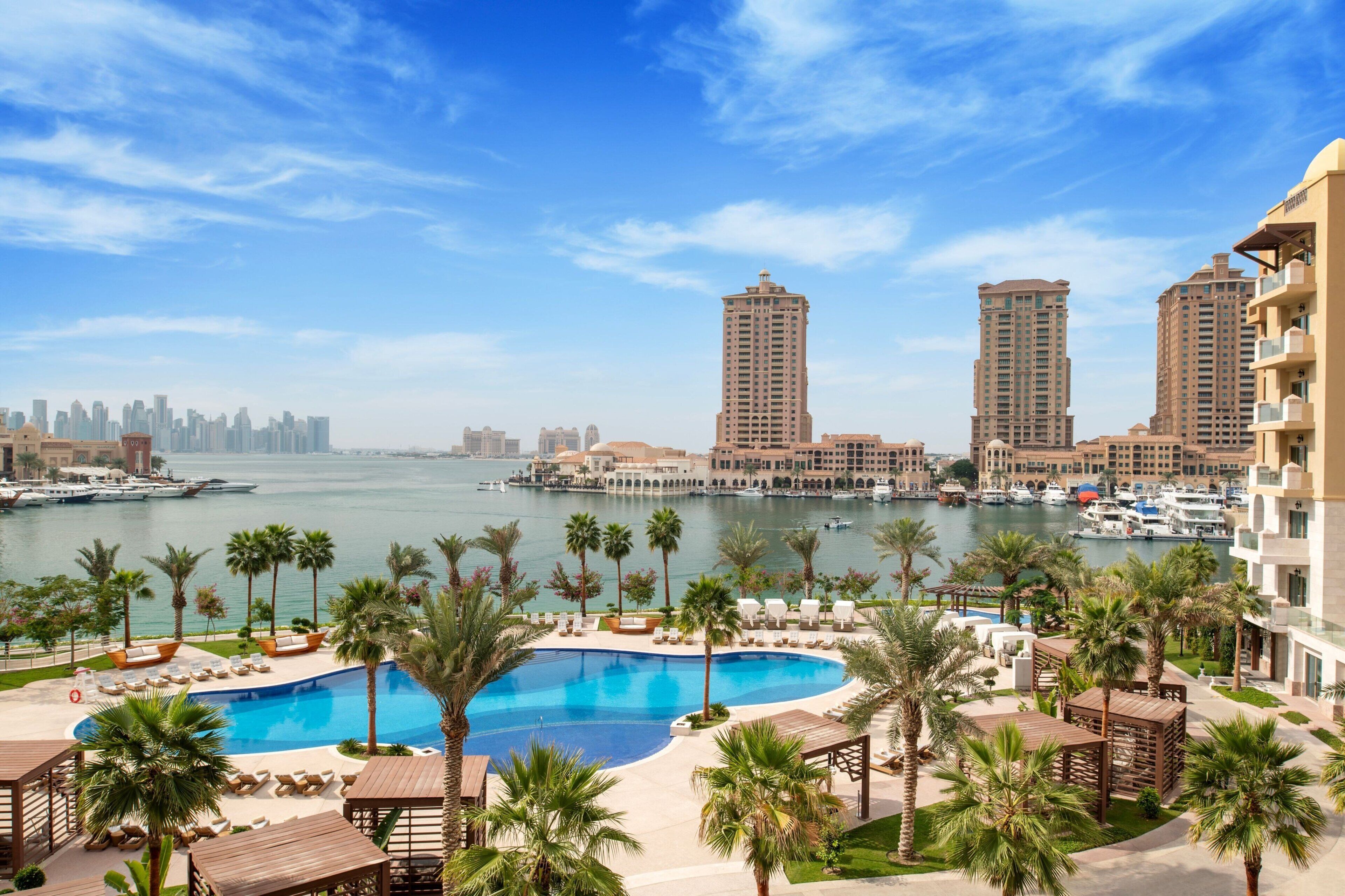 حمام سباحة