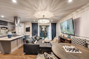 Smart TV, offices - Savor your stay in this elegant Dallas retreat, blending modern comforts with historic charm. Enjoy high-speed Wi-Fi, a smart TV, luxurious king bed,  marble finishes, and an award-winning courtyard oasis. (Dallas)