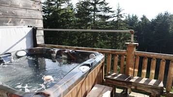 Tina de hidromasaje al aire libre